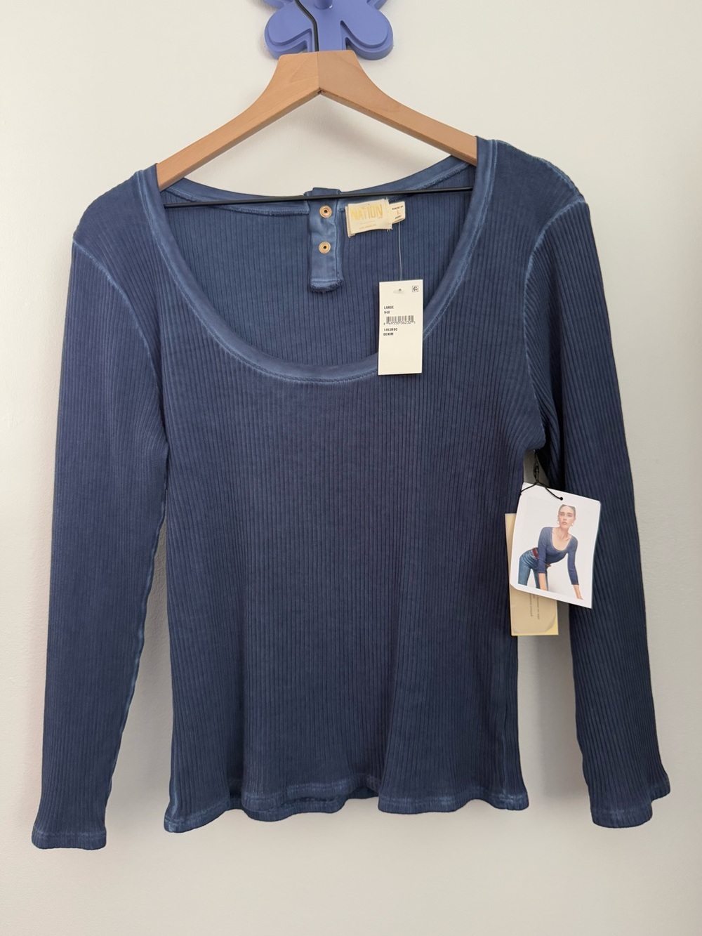 Nation LTD Large NEW Landry Top Denim Blue Scoop Neck 3/4 Sleeve Fitted